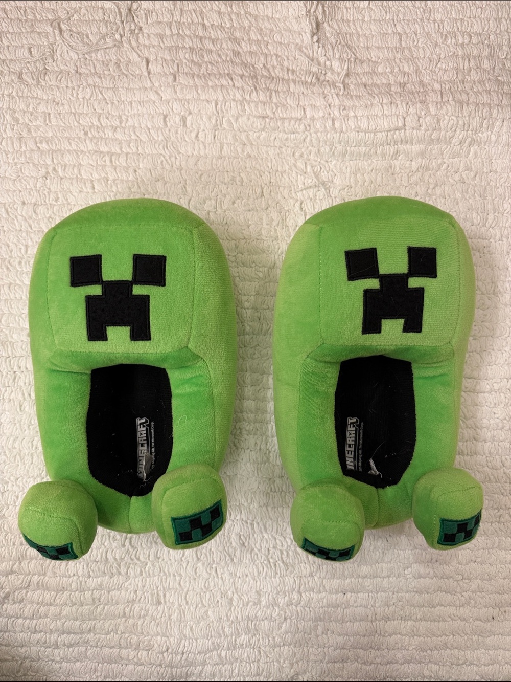 Minecraft Creeper Plush Slippers - Green